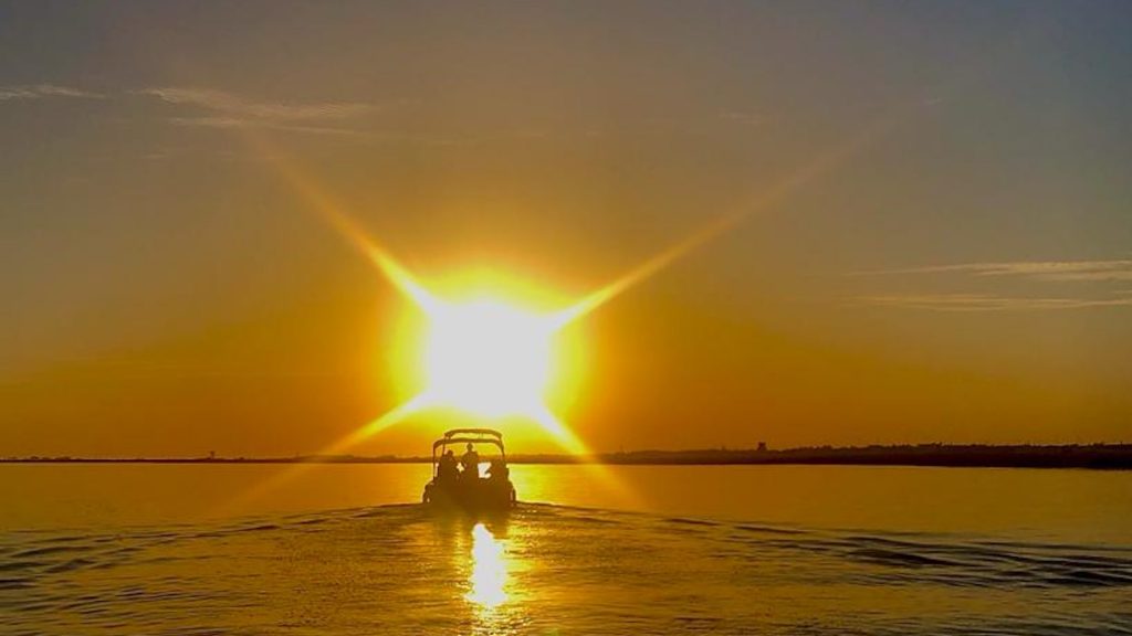 Private Ria Formosa Boat Trip at Sunset with Lands